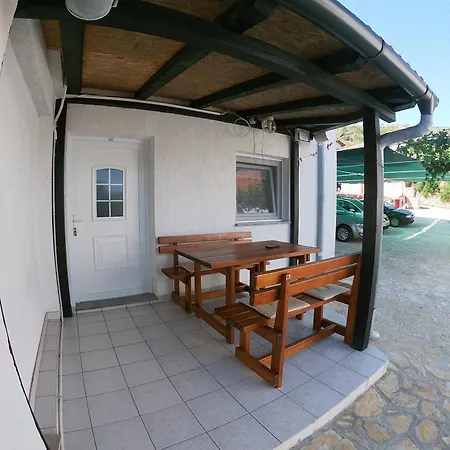 Apartman By The Sea Vinjerac, Zadar - 13985 Posedarje